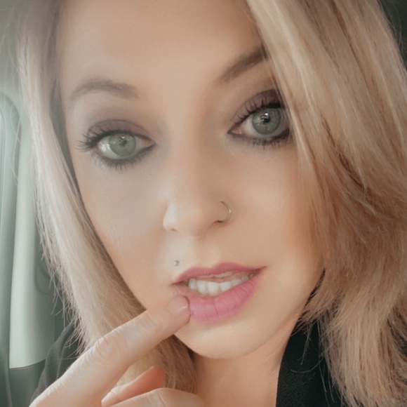 Meet your Posher, Brittany - Picture 1 of 1